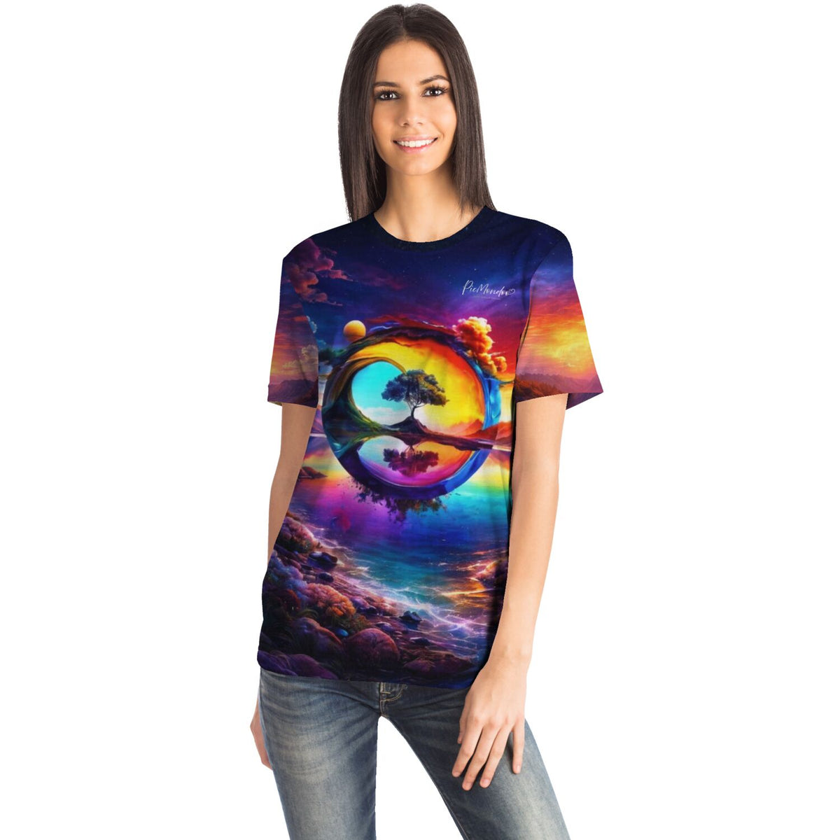 Frau trägt Dreamer T-Shirt mit buntem Fantasy-Motiv, inspiriert von Diamond Painting und Malen nach Zahlen Designs.