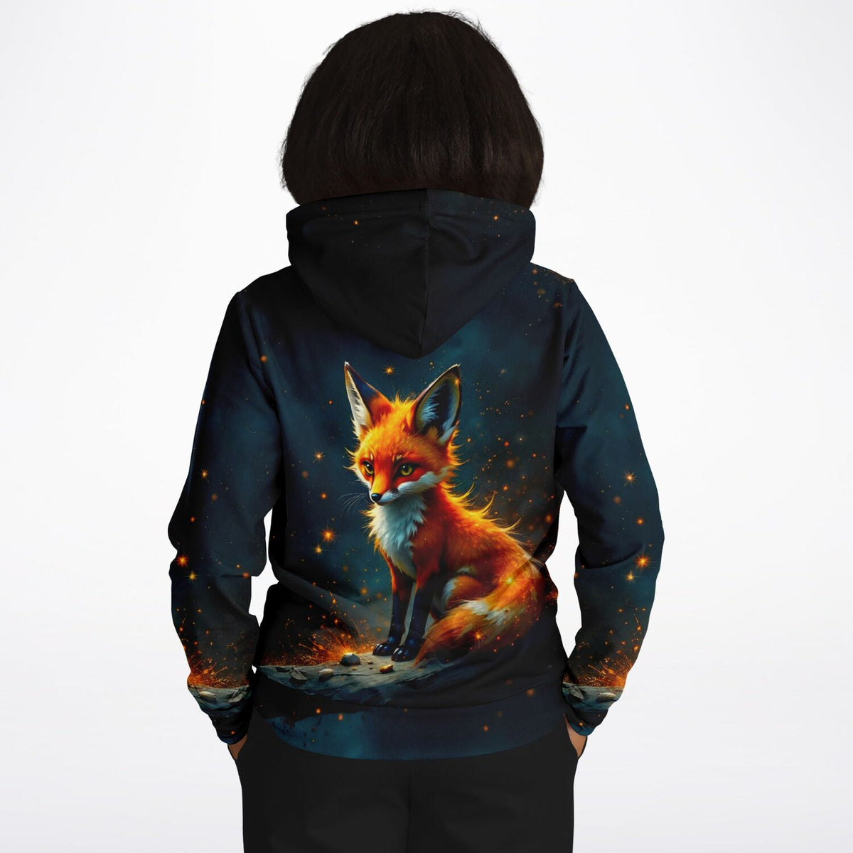 Schwarzer Hoodie mit leuchtendem Fuchs-Motiv, inspiriert von Diamond Painting Kunst und kreativen Naturdesigns.