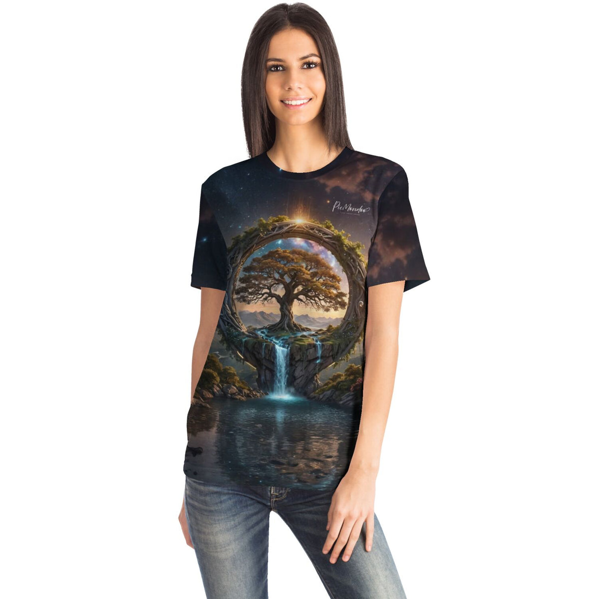 Frau trägt Dreamer T-Shirt mit mystischem Tor zur Anderswelt Motiv, inspiriert von Diamond Painting und Fan-Art Designs.