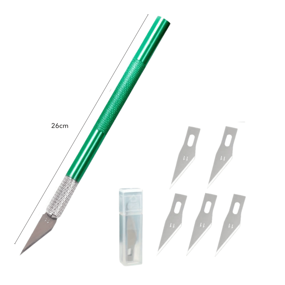 Grüner Diamond Painting Schutzfolienschneider PRO aus Aluminium mit Ersatzklingen als praktisches DIY-Zubehörtool