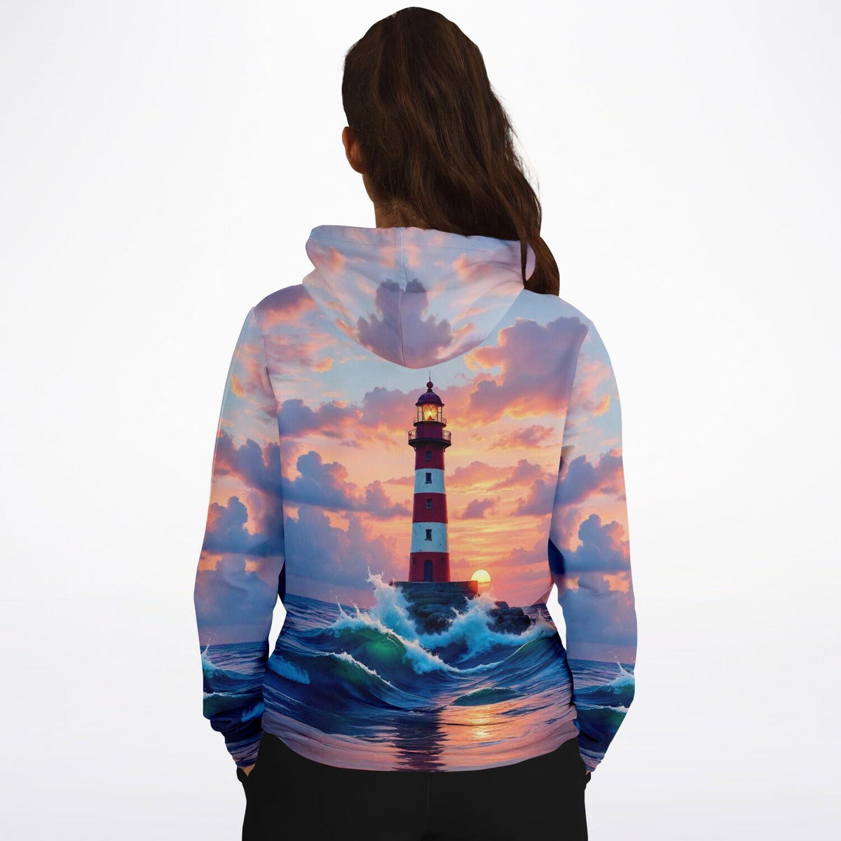 Dreamer Hoodie mit Leuchtturm-Motiv im Sonnenuntergang auf ruhigem Meer, perfekt für Fans von Malen nach Zahlen Design