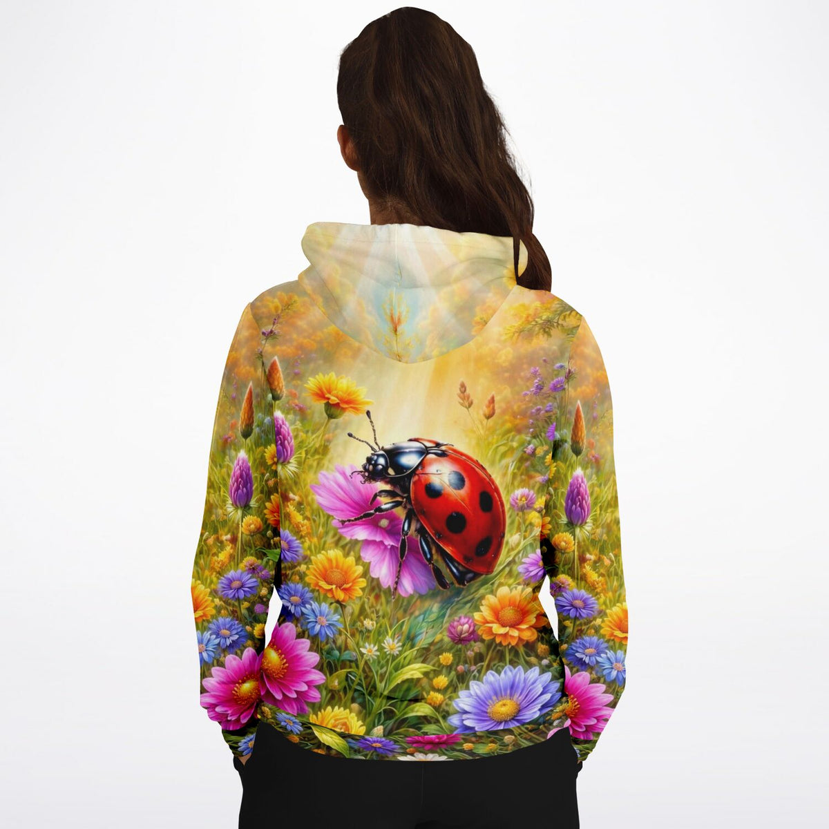 Dreamer Hoodie mit Marienkäfer im Blumenfeld, farbenfroher Allover-Print inspiriert von Diamond Painting Motiven
