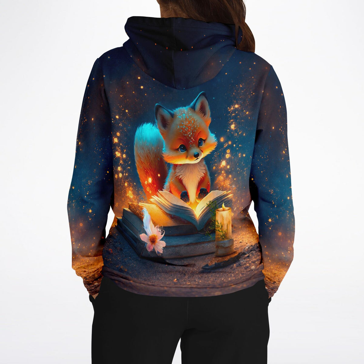 Dreamer Hoodie mit magischem Fuchsmotiv, das an detailreiche Malen nach Zahlen oder Diamond Painting Designs erinnert.