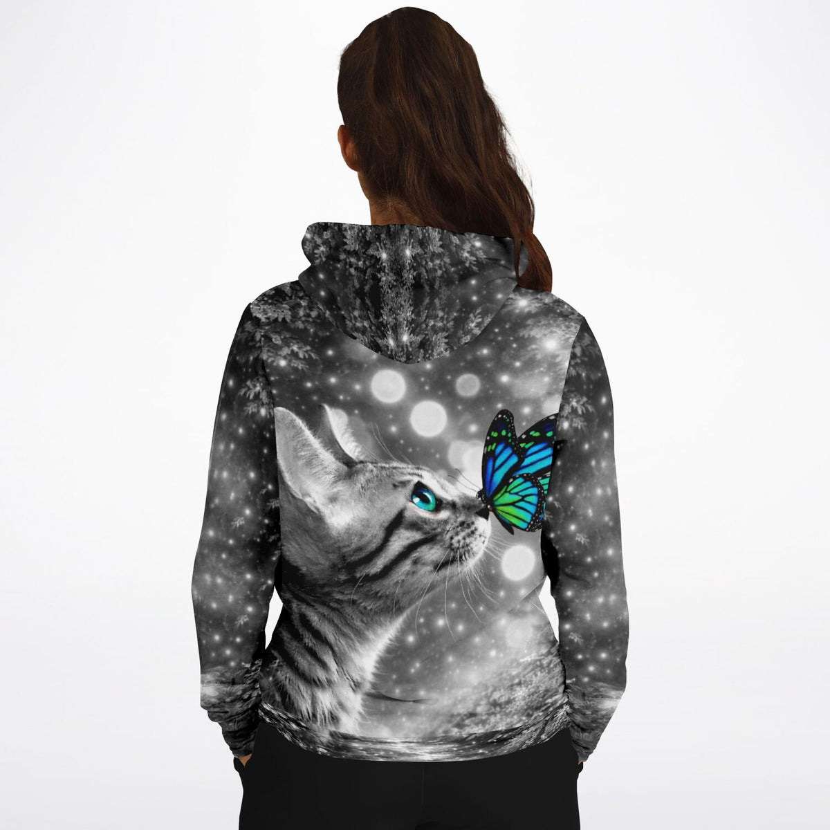 Dreamer Hoodie mit Katzen-Motiv und blauem Schmetterling, passend zum Stil von Diamond Painting Kunstwerken.