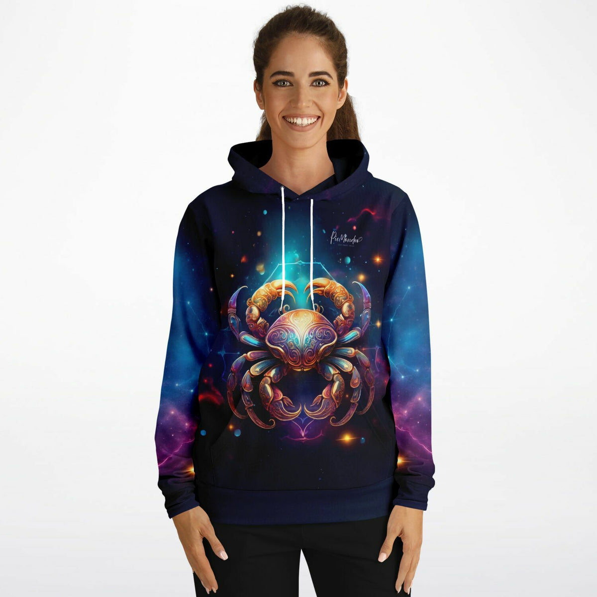 Frau trägt Dreamer Hoodie mit Sternzeichen Krebs Motiv in galaktischem Design, bekannt aus Diamond Painting Kollektionen.