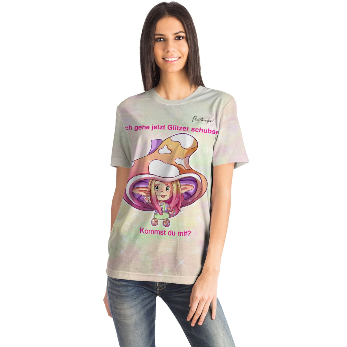 Frau trägt Dreamer T-Shirt mit Moni Shroomi Motiv – perfekt für Fans von Diamond Painting und kreativen Hobbys