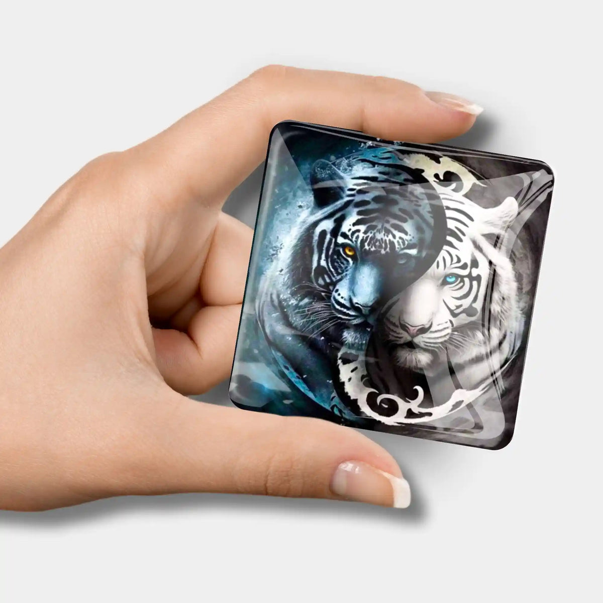 Glas Cover Minder mit Yin und Yang Tiger Motiv als magnetisches Zubehör für Diamond Painting und Bastelsets