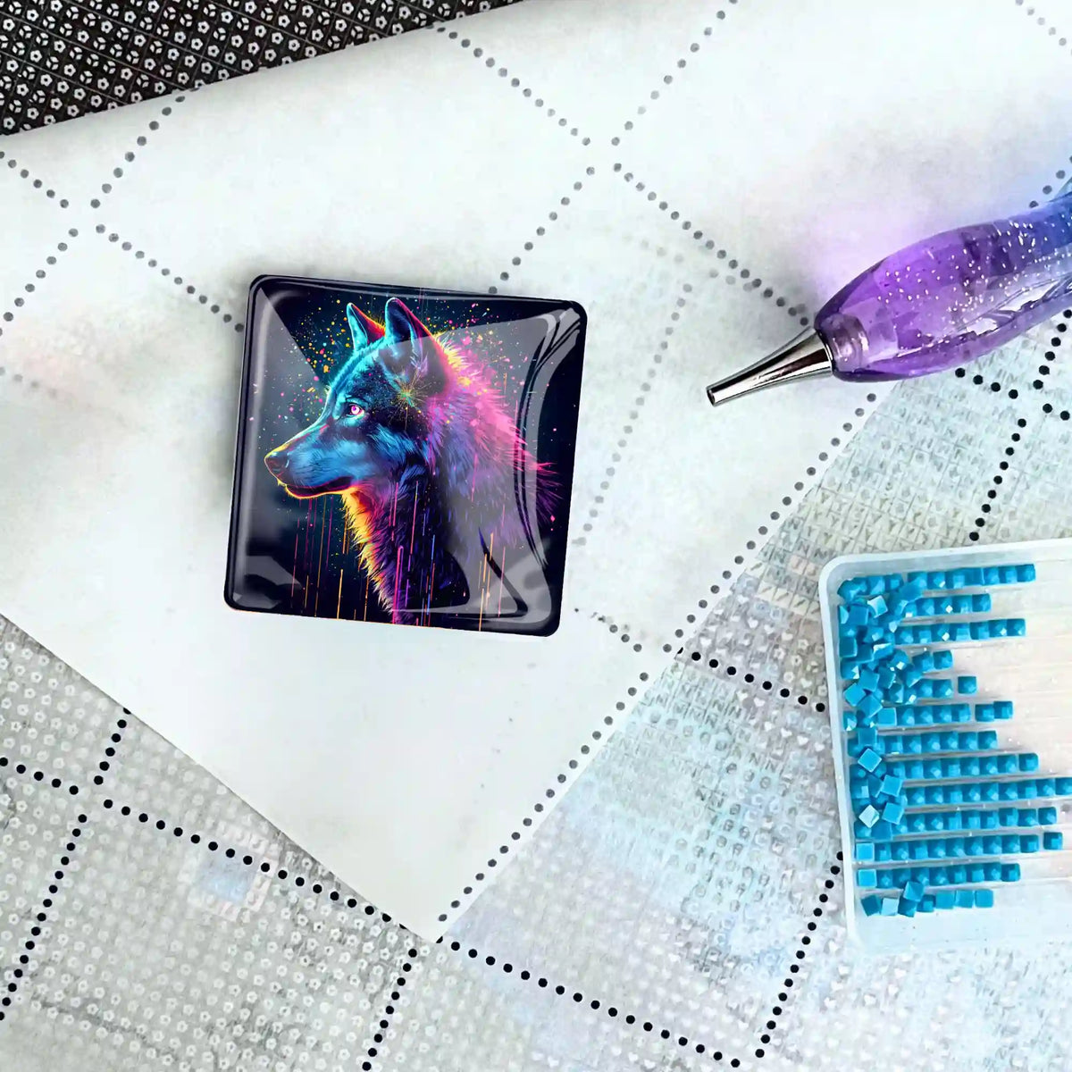 Magnetischer Glas-Cover Minder mit neonfarbenem Wolfsmotiv für dein Diamond Painting Zubehör