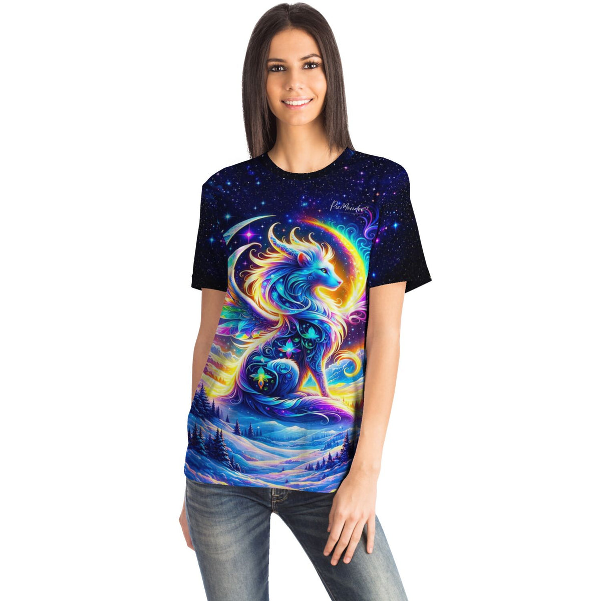 Frau trägt Dreamer T-Shirt mit buntem Monja Hüterin der Berge Design, bekannt aus Diamond Painting und Malen nach Zahlen