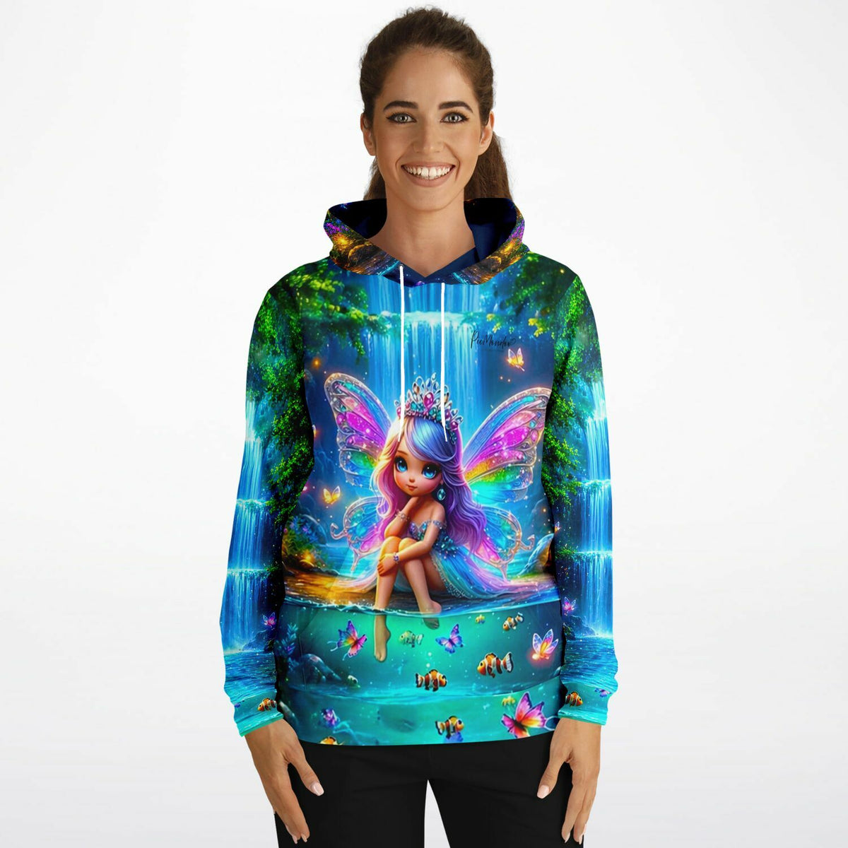 Frau trägt Dreamer Hoodie mit buntem Elfen-Motiv im Stil von Diamond Painting und Malen nach Zahlen für Erwachsene