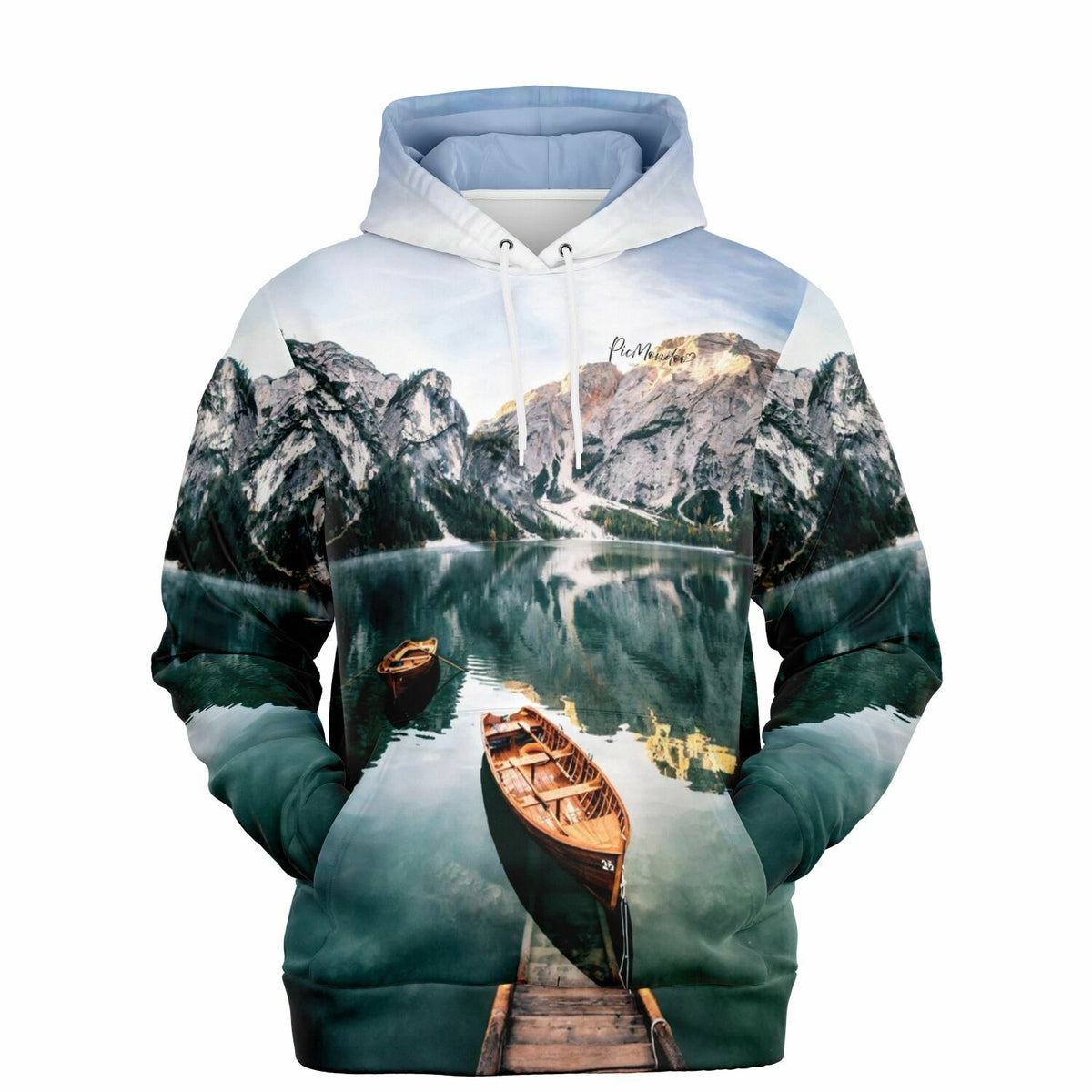 Dreamer Hoodie mit malerischem Bergsee-Motiv, als Inspiration für Malen nach Zahlen oder Diamond Painting Fans