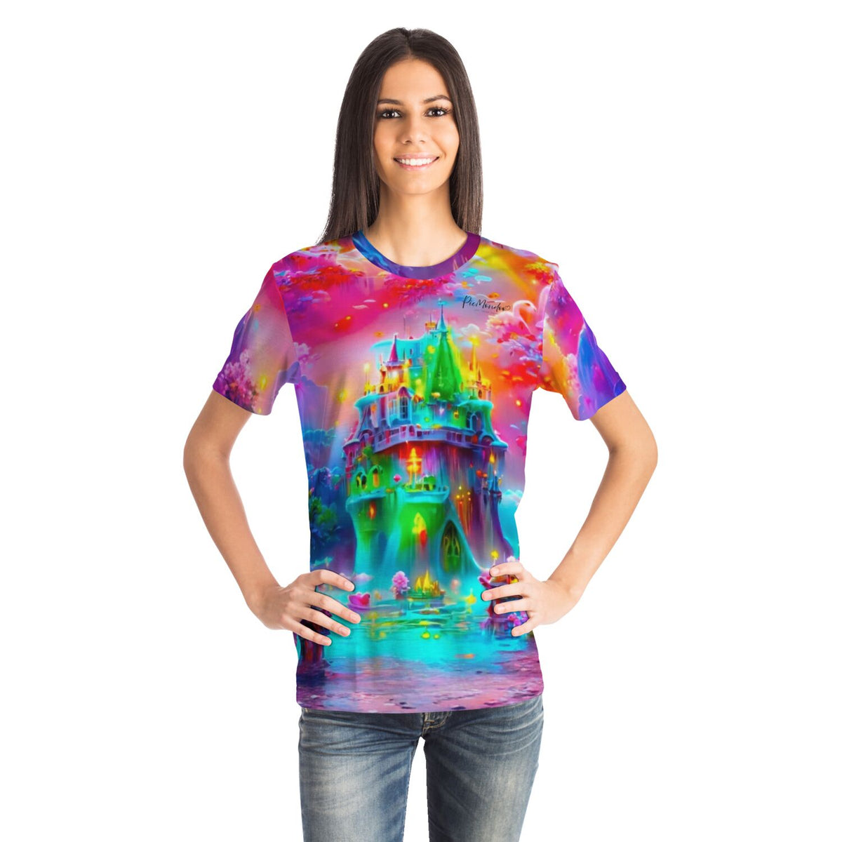 Frau trägt T-Shirt mit farbenfrohem Schloss-Motiv, inspiriert von Diamond Painting und Malen nach Zahlen Designs