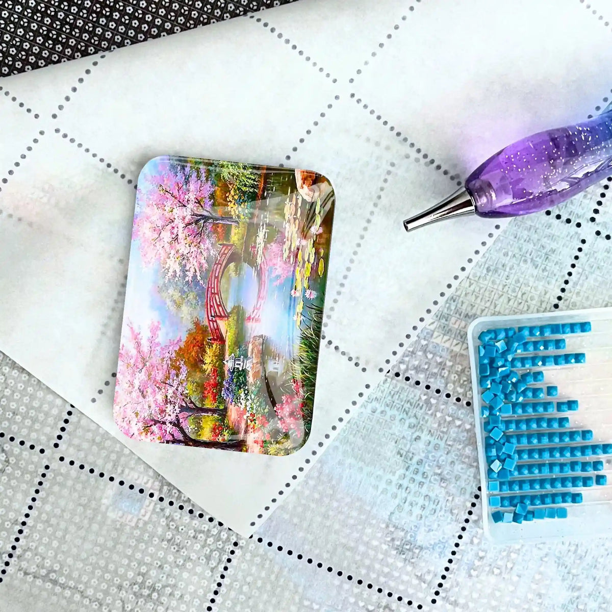 Glas Cover Minder Chinesischer Garten für Diamond Painting Zubehör mit Stift und blauen Diamanten auf Leinwand