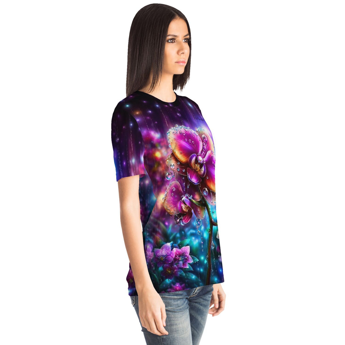 Frau trägt Dreamer T-Shirt mit buntem Orchideen-Regenkuss Motiv, ähnlich farbenfroh wie Diamond Painting oder Malen nach Zahlen