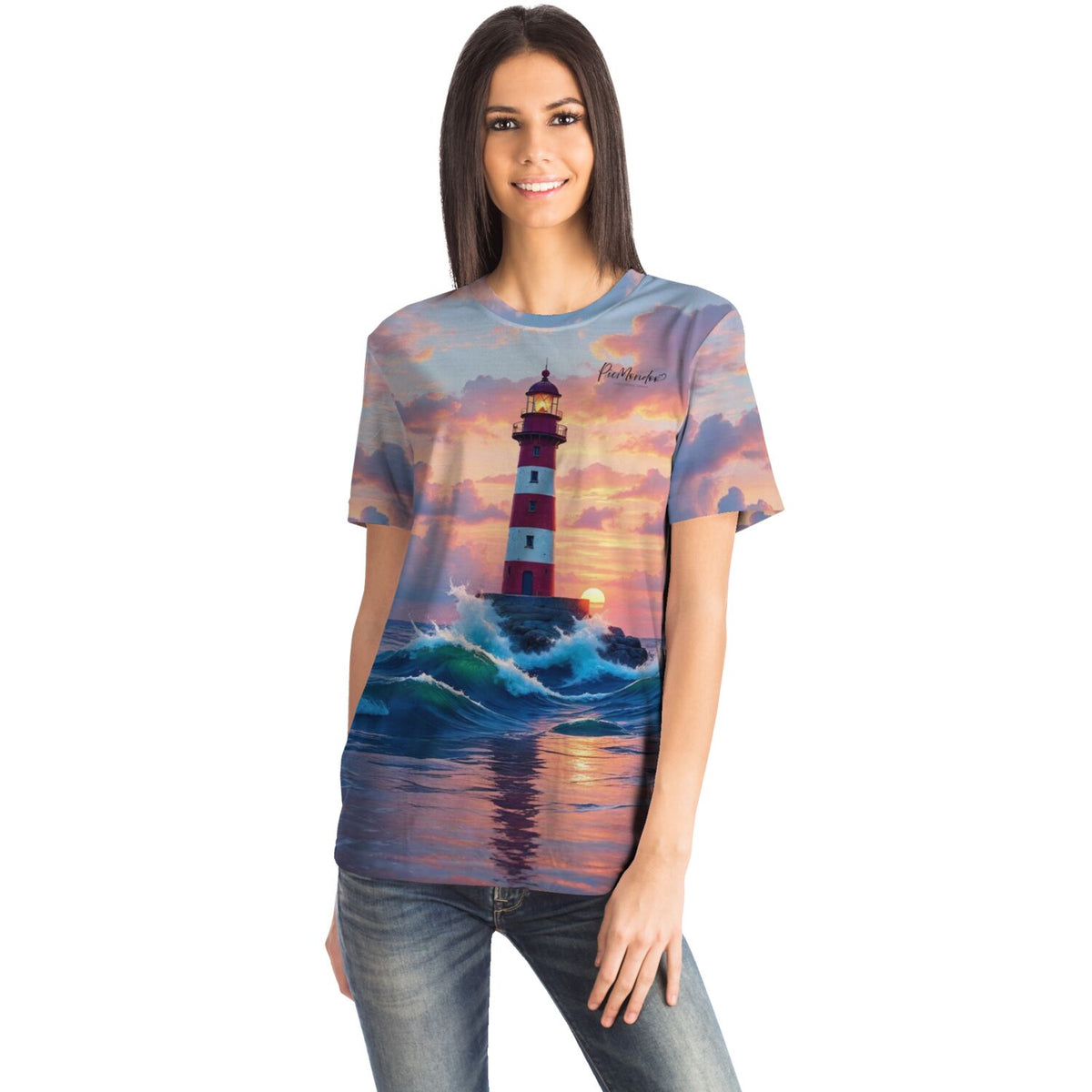 Frau trägt Dreamer T-Shirt mit Leuchtturm-Motiv im Stil unserer Diamond Painting und Malen nach Zahlen Kollektionen