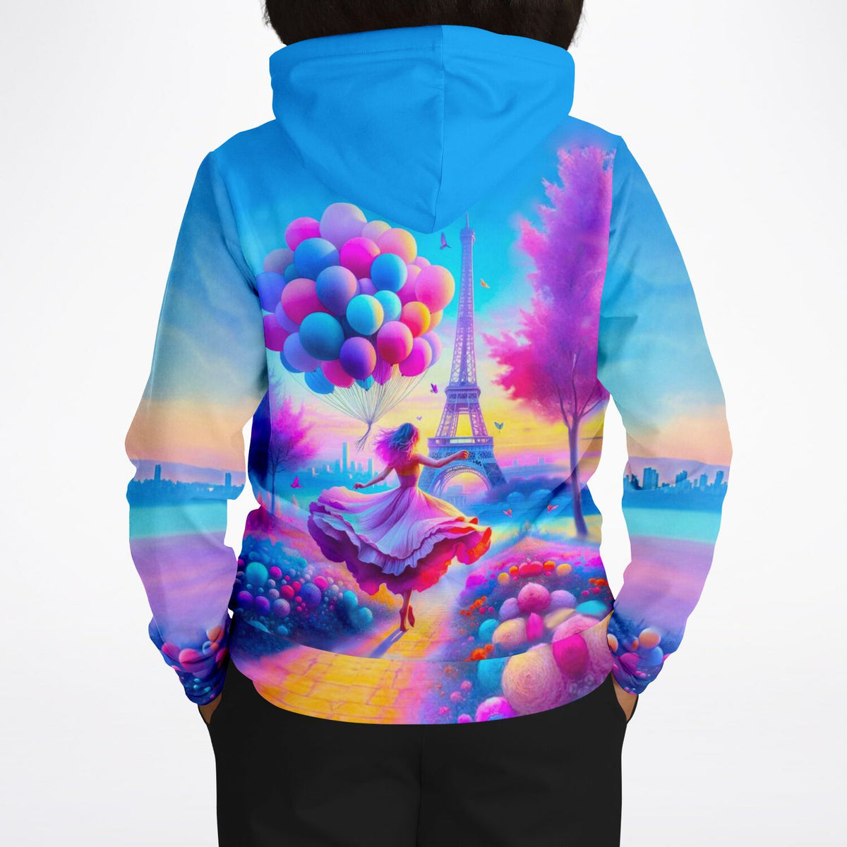 Dreamer Hoodie mit farbenfrohem Paris-Motiv, Eiffelturm, Luftballons und tanzender Frau im All-Over-Print Design.