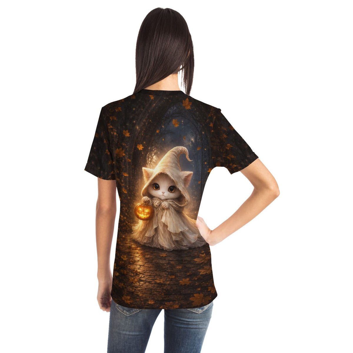 T-Shirt mit süßer kleiner Katze im Hexenkostüm und Kürbis, inspiriert von magischen Diamond Painting Motiven.