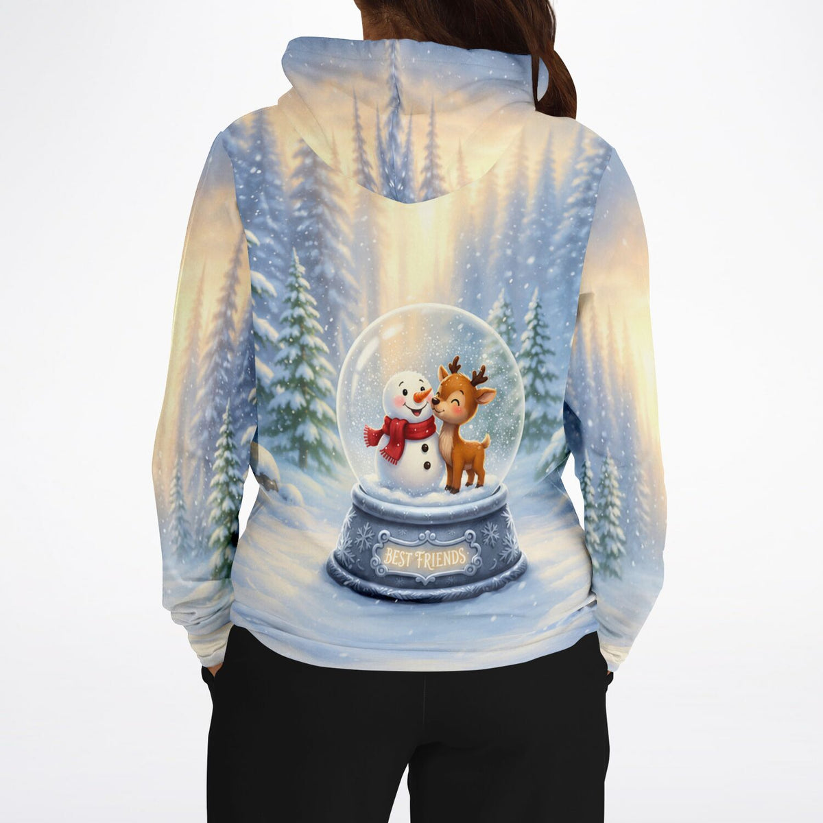 Dreamer Hoodie mit Best Friends Schneekugel-Motiv: Schneemann und Rentier in Winterlandschaft