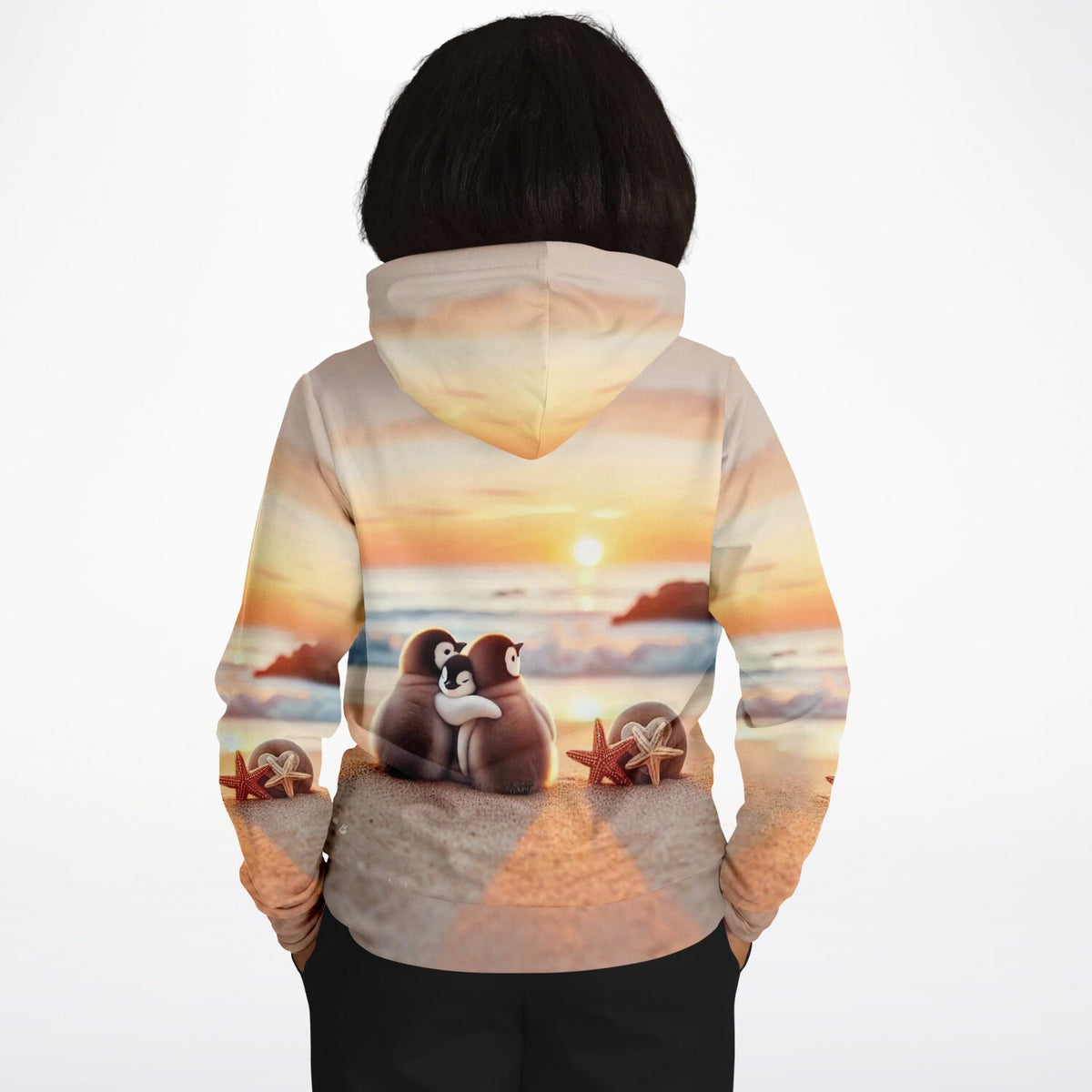 Dreamer Hoodie mit Happy Family Pinguin-Motiv und Sonnenuntergang am Strand, ideal für kreative DIY-Fans