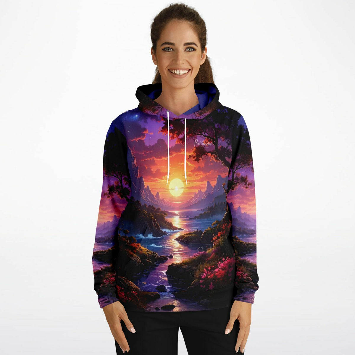 Frau trägt Dreamer Hoodie mit Sonnenuntergang Landschaftsmotiv im Stil von Malen nach Zahlen und Diamond Painting Kunst