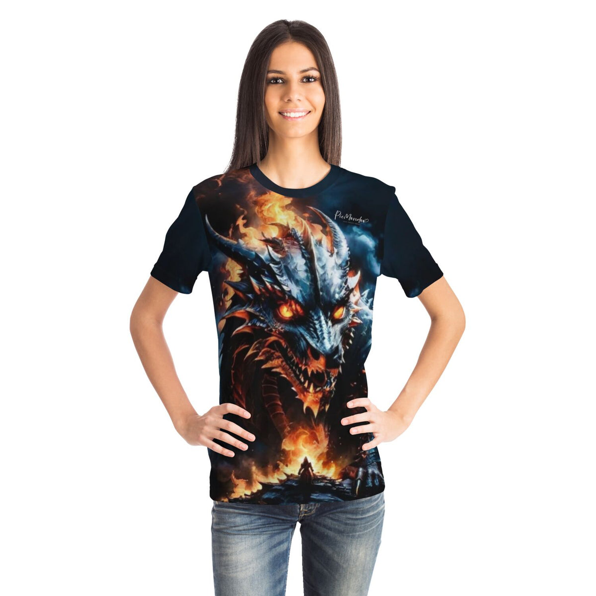 Frau trägt ein schwarzes T-Shirt mit detailreichem Drachen-Motiv, bekannt aus unseren Diamond Painting Sets.
