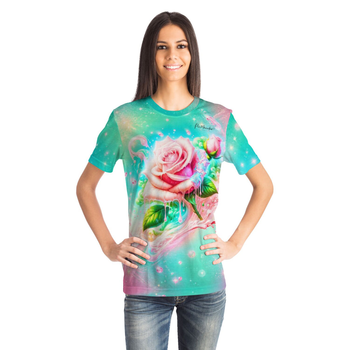 Frau trägt Dreamer T-Shirt Candy Rose mit floralem Blumendesign in leuchtenden Farben im Diamond Painting Stil