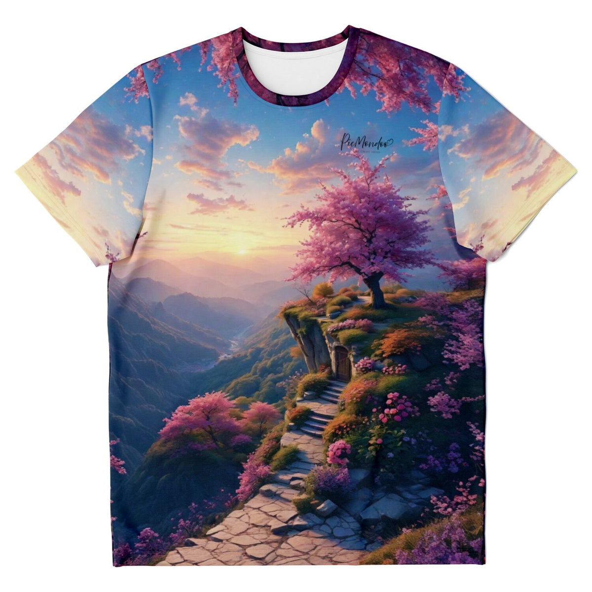 T-Shirt mit Morgendämmerung Motiv, inspiriert von Diamond Painting Kunstwerken mit blühendem Kirschbaum in Berglandschaft