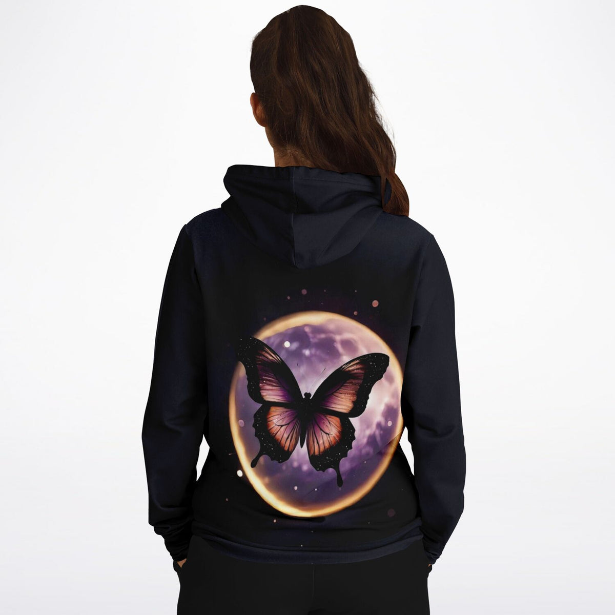 Schwarzer Dreamer Hoodie mit lila Mond und Schmetterling Print für Fans von kreativen Diamond Painting Motiven