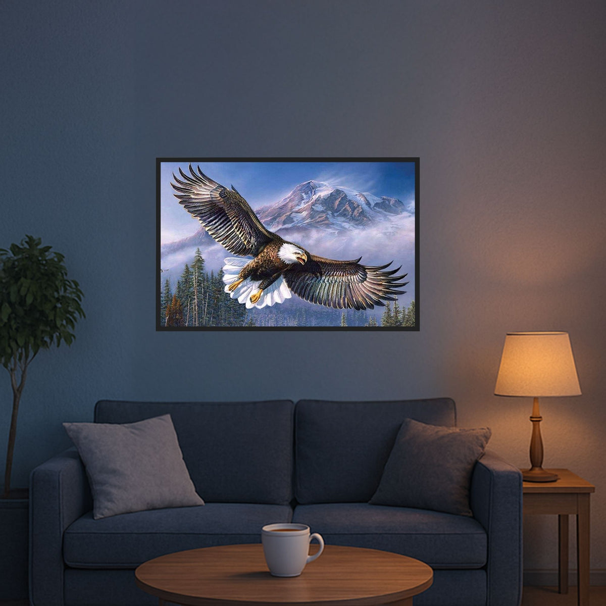 Diamond Painting Set Adler der Berge mit majestätischem Adler vor Berglandschaft und Tannen an einer Wohnzimmerwand