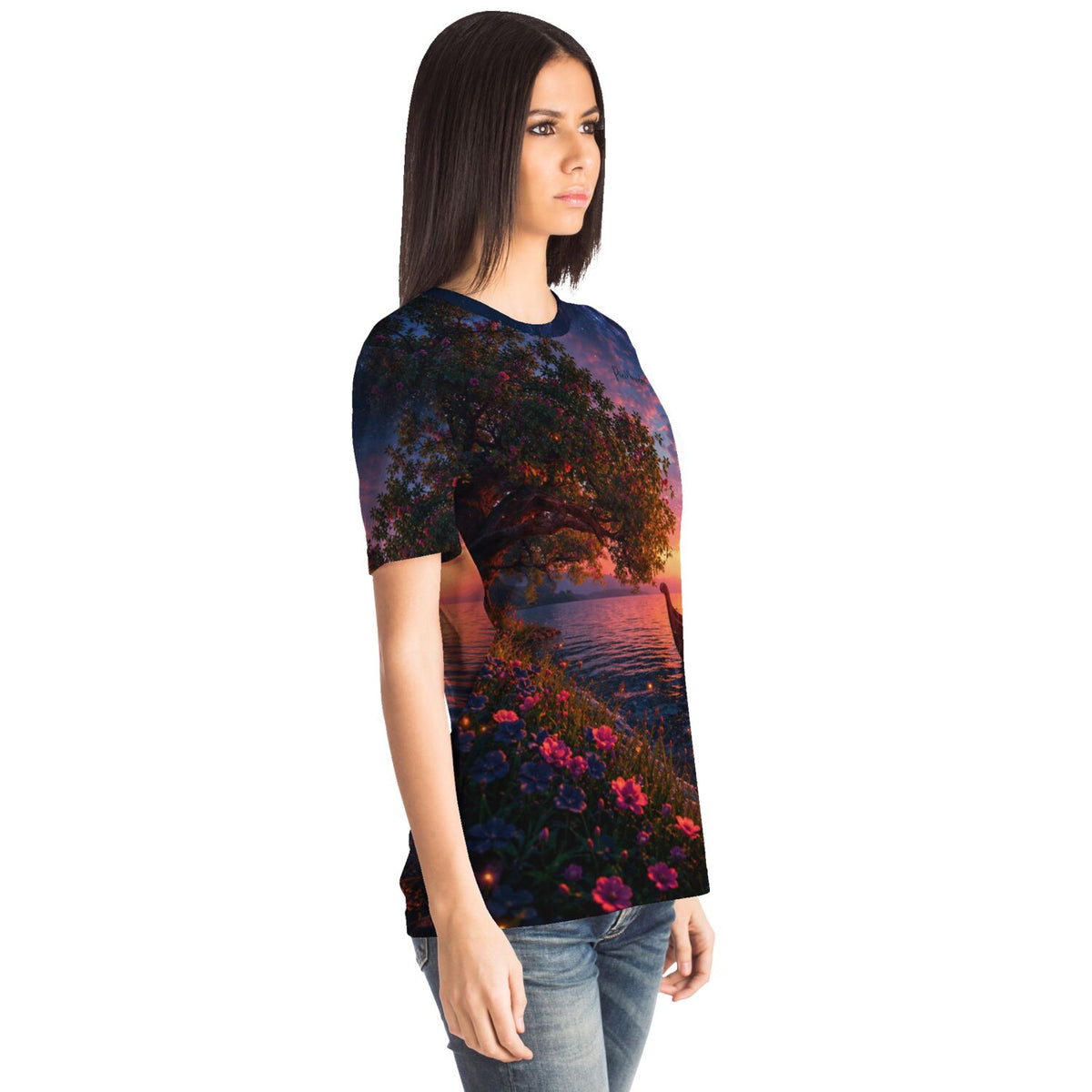 Frau trägt Dreamer T-Shirt mit idyllischem Sonnenuntergang-Motiv, das an Diamond Painting und Malen nach Zahlen erinnert