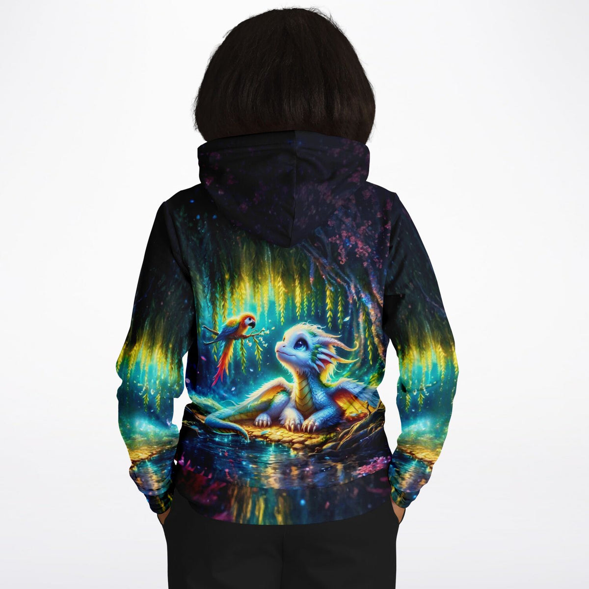 Dreamer Hoodie mit farbenfrohem Fantasy-Drache und Papagei Motiv in magischem Wald