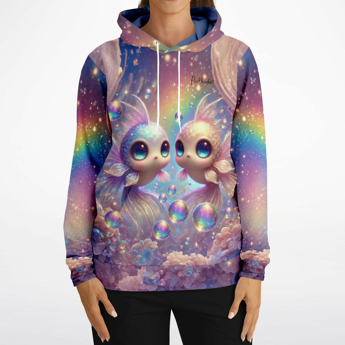Dreamer Hoodie im Fairydust Glitzerwelt Design mit magischen Fischen, Regenbogenfarben und Diamond Painting Stil Akzenten.