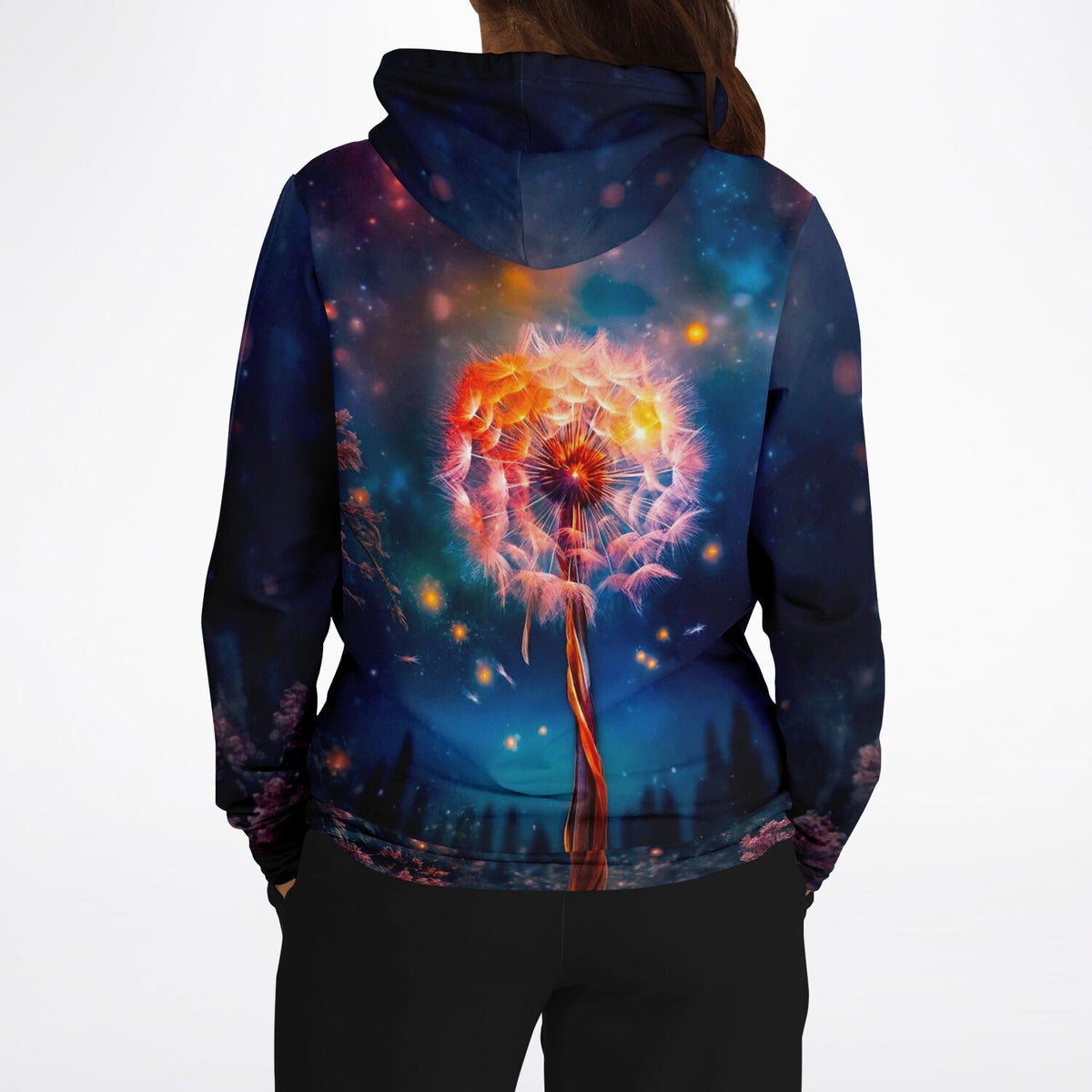 Dreamer Hoodie Fly away by Night mit leuchtendem Pusteblumen-Motiv vor galaktischem Nachthimmel