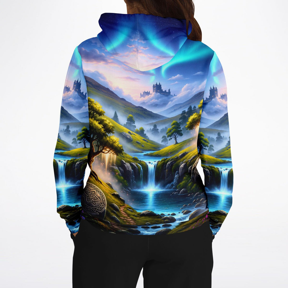 Dreamer Hoodie Tal der Erinnerung mit malerischem Wasserfall, Burg und Nordlichtern für kreative Kunst-Fans