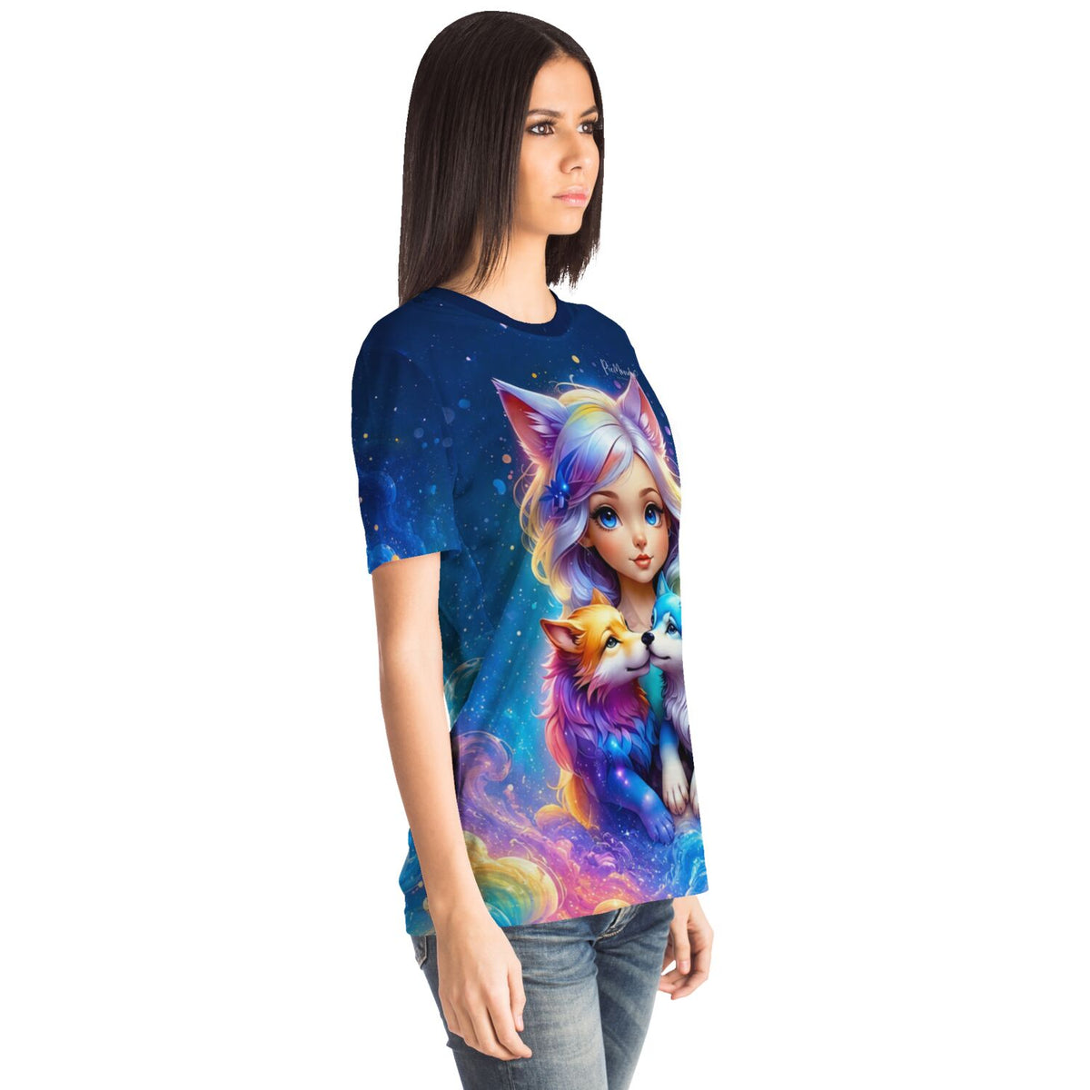 Frau trägt blaues Picmondoo T-Shirt mit farbenfrohem Wolfsmädchen Finja Motiv im beliebten Diamond Painting Stil
