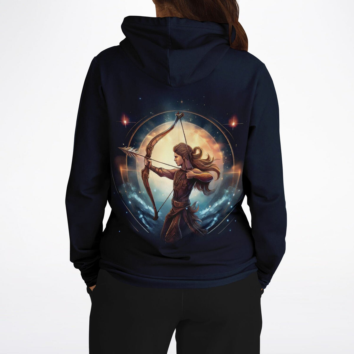 Dunkelblauer Dreamer Hoodie mit Sternzeichen Schütze Motiv, bogenschießende Figur vor Mondhintergrund und Sternen-Design.