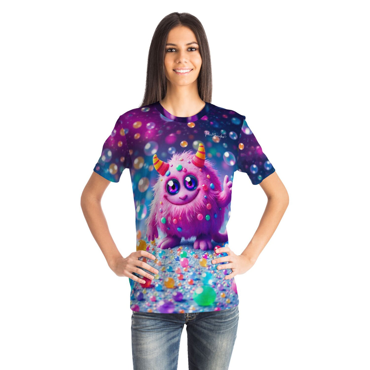 Frau trägt T-Shirt mit buntem Monster-Motiv im Diamond Painting Stil und Blasen-Effekt für Fans von Bastelsets