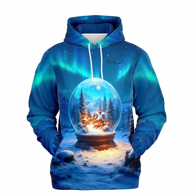 Dreamer Hoodie mit Schneekugel-Motiv, verschneiter Winterlandschaft und Polarlicht, passend zu Diamond Painting Designs