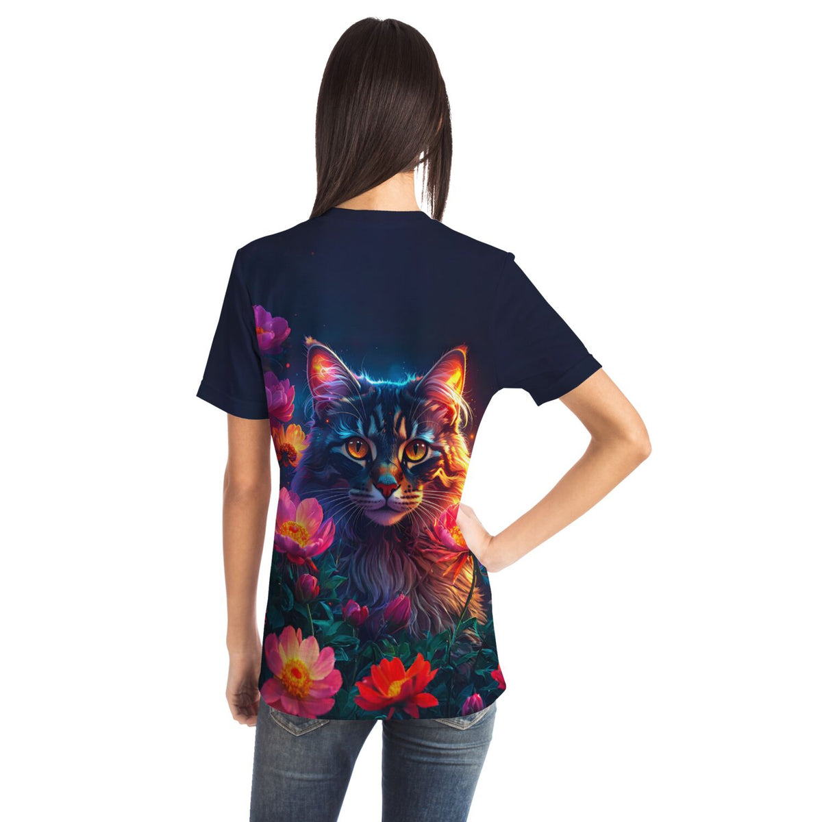 T-Shirt mit Katzen-Motiv Hüterin der Nachtblüten, inspiriert von Diamond Painting und Malen nach Zahlen Designs.