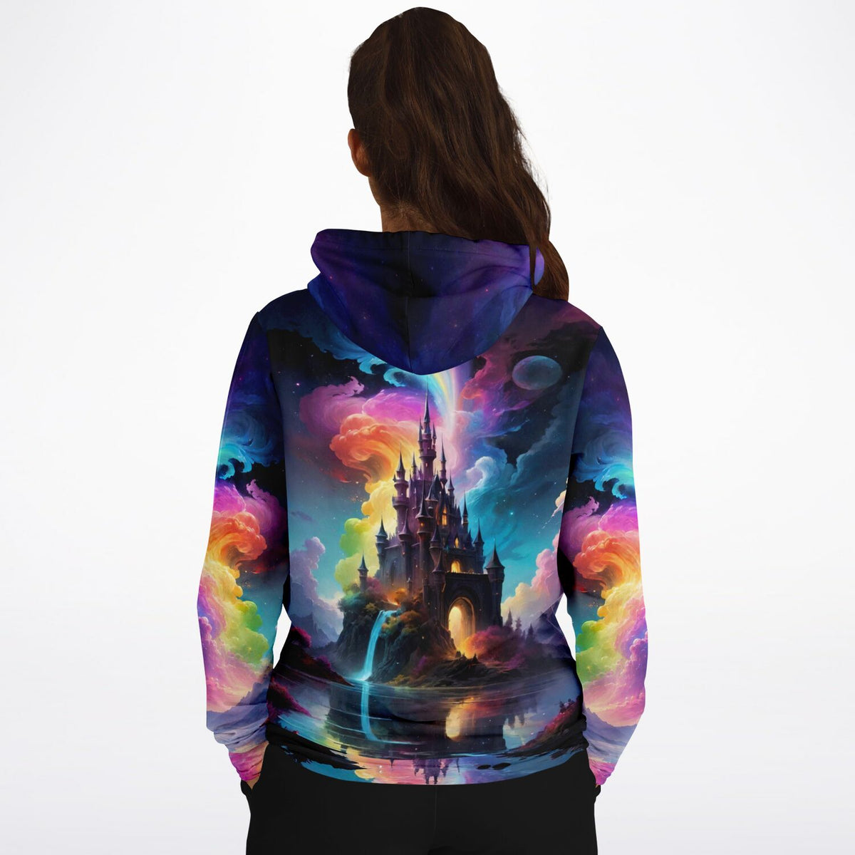 Hoodie mit buntem Zauberschloss Motiv, das an die bunten Farben unserer Diamond Painting und Malen nach Zahlen Sets erinnert
