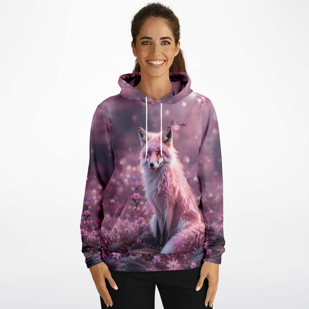 Frau trägt Hoodie mit Trixi Fuchs Motiv im Stil von Diamond Painting und Malen nach Zahlen Kunstwerken in Lila-Tönen