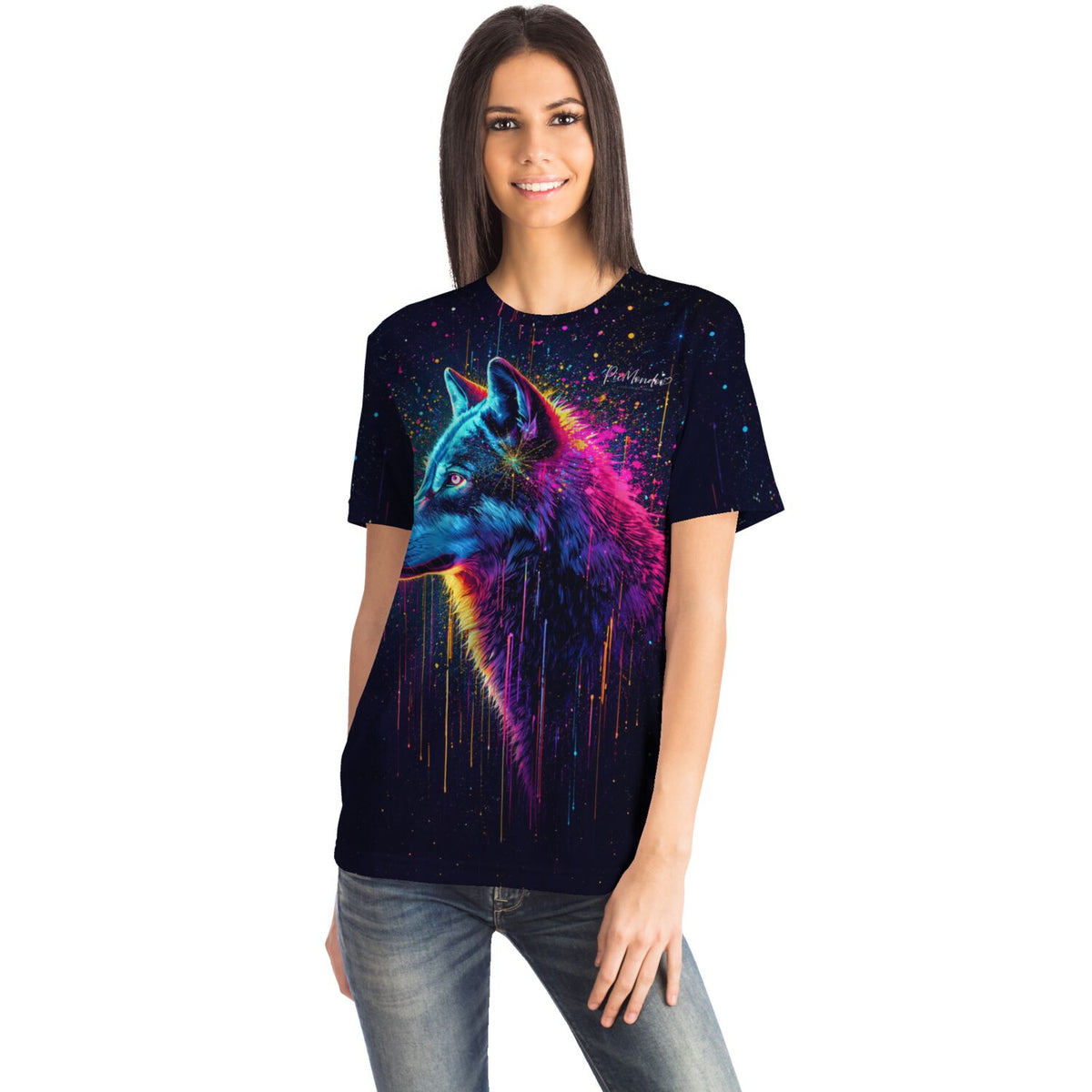 Frau trägt ein schwarzes T-Shirt mit buntem Wolf-Motiv im Stil von Diamond Painting und Malen nach Zahlen Designs