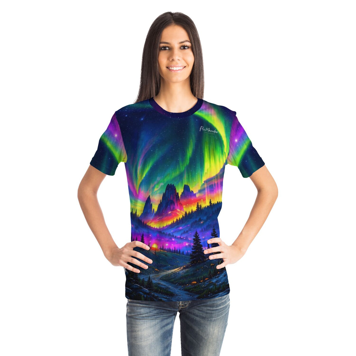 Frau trägt Dreamer T-Shirt mit buntem Polarlicht-Druck, inspiriert von Diamond Painting Motiven und Malen nach Zahlen