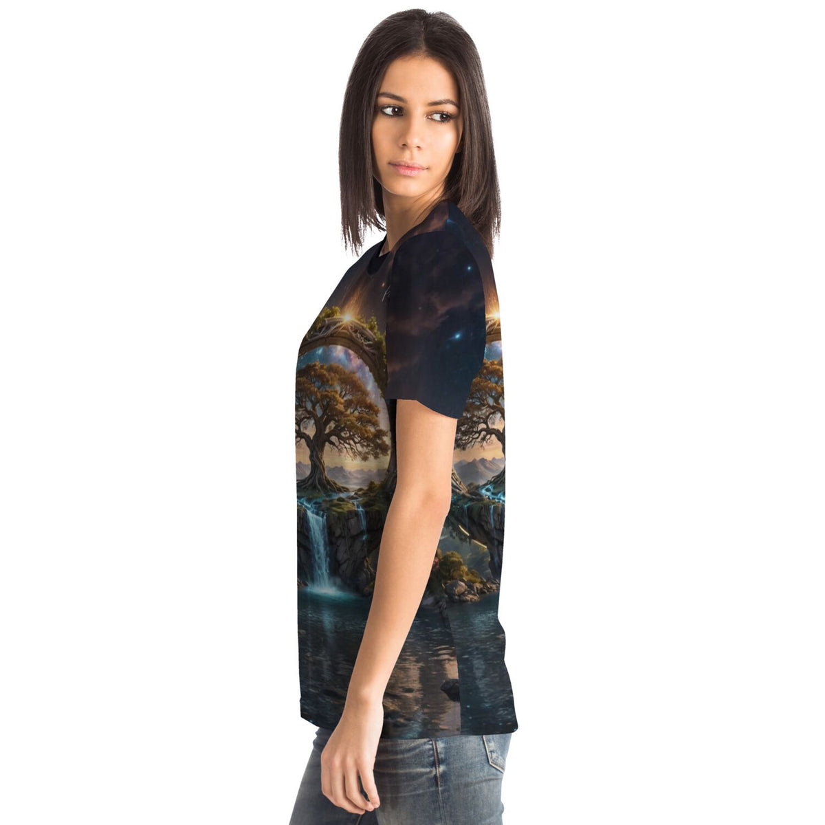 Frau trägt Dreamer T-Shirt mit mystischem Tor zur Anderswelt Motiv im Stil von Diamond Painting und Malen nach Zahlen