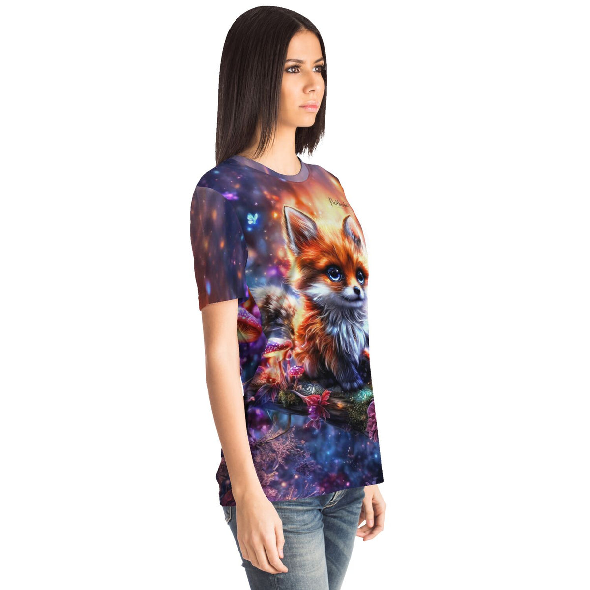 Frau trägt Dreamer T-Shirt mit buntem Fuchsmotiv, inspiriert von unseren Diamond Painting und Malen nach Zahlen Designs.