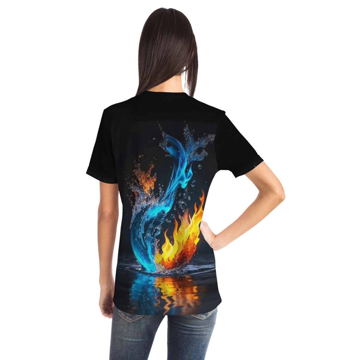 Schwarzes Dreamer T-Shirt mit kontrastreichem Design aus Feuer und Wasser Elementen im Stil hochwertiger Kunstmotive