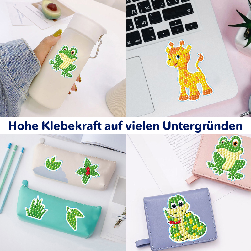 Bunte Diamond Painting Sticker mit Tier-Motiven wie Giraffe und Frosch auf Flaschen, Laptops und Notizbüchern dekoriert.