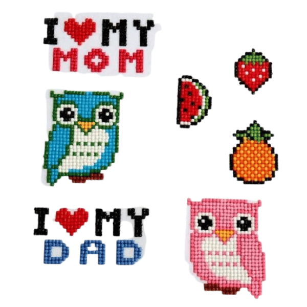 Mit bunten Glitzersteinen gestaltete Diamond Painting Sticker mit Eulen, Früchten und I love Mom/Dad Motiven