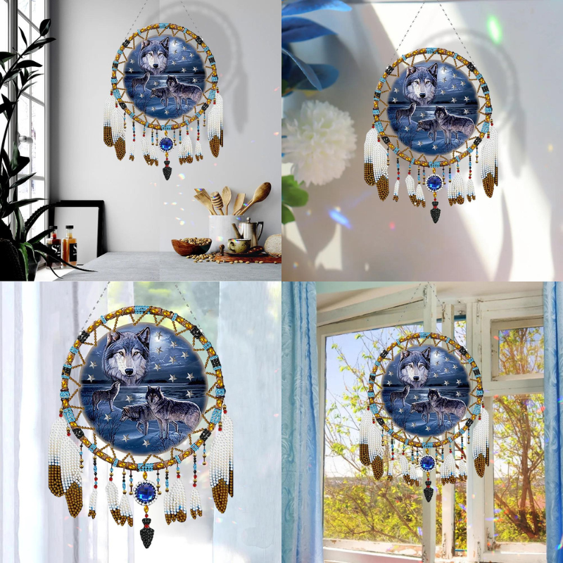 Diamond Painting Traumfänger mit Wolfsmotiv, Sternenhimmel und bunten Glitzersteinen als dekorativer Wandschmuck