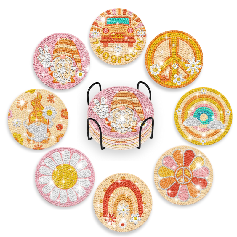 Diamond Painting Untersetzer Set Peace & Love mit glitzernden Steinen und bunten Motiven wie Gnom, Regenbogen und Blume